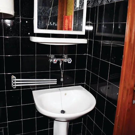 Three-bedroom Holiday In Balatonszemes