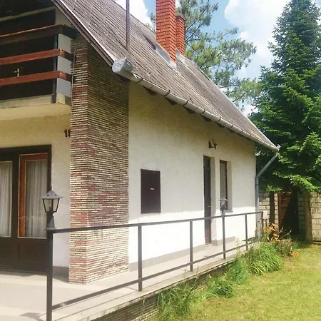 Three-bedroom Holiday In * Balatonszemes