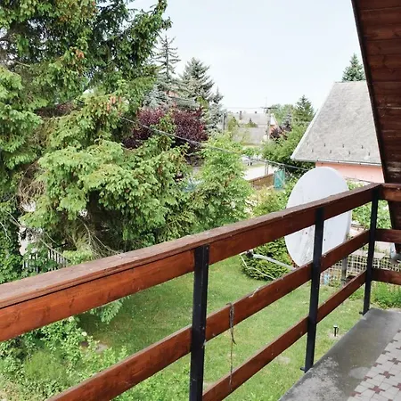 Nyaraló Three-bedroom Holiday In Balatonszemes