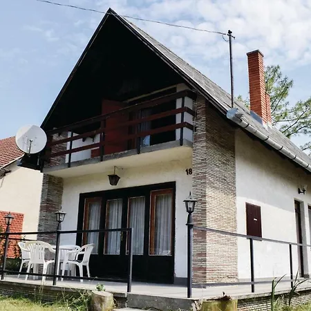 Nyaraló Three-bedroom Holiday In *